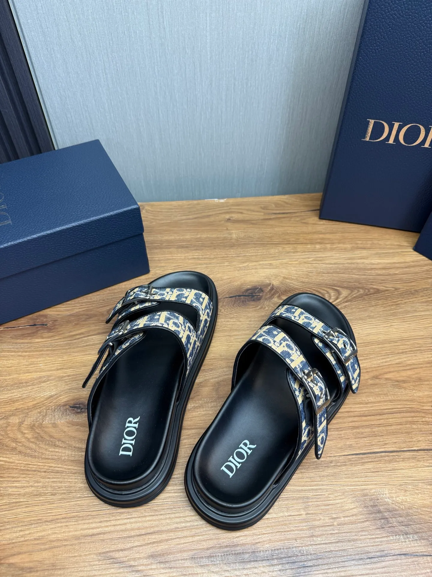 Men's shoes 💰300💰 Dior. Men's slippers 🩴Official website 1:1 production 38-45 yards 45 46 🉑️Customized original material shipped✅